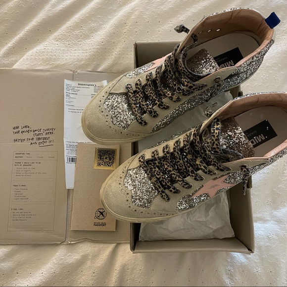 Like NEW! Golden Goose 42. Like new condition. - Picture 5 of 11